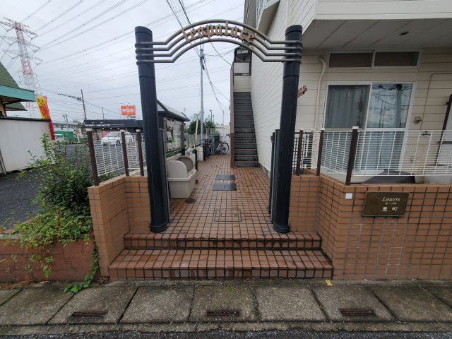 ルーブル豊町のエントランス