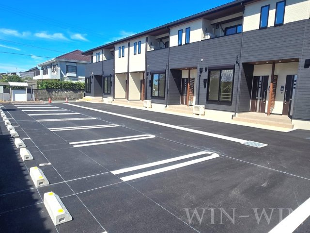 コスモ グレースの駐車場