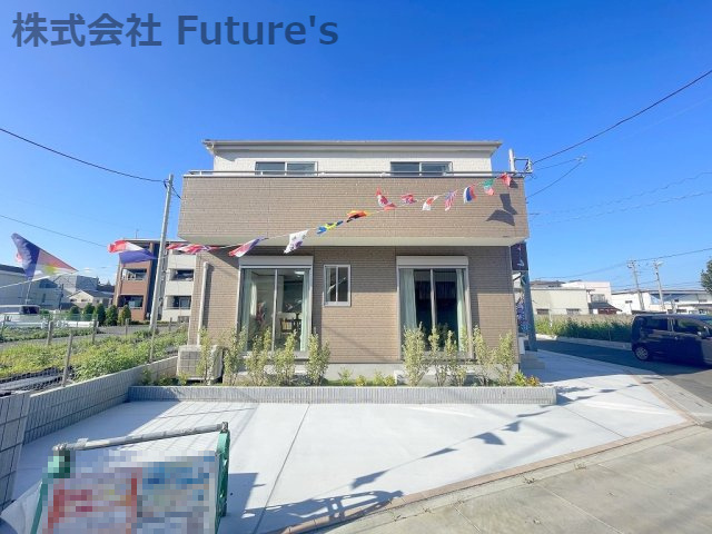 三郷市高州　新築戸建　全5棟　E号棟の外観|開放的な角地に位置する邸宅です