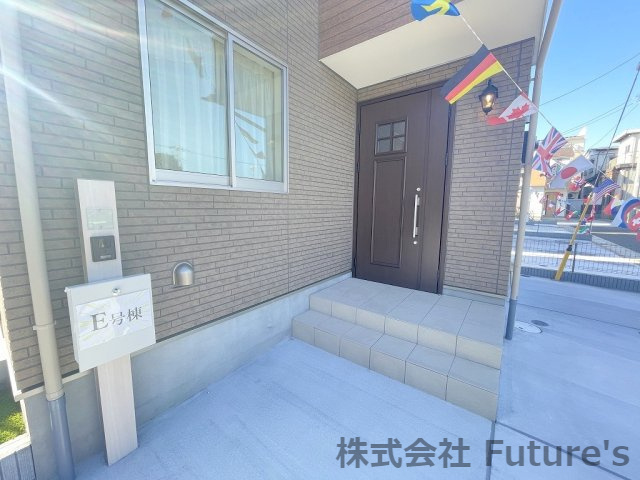 三郷市高州　新築戸建　全5棟　E号棟のエントランス|玄関アプローチ