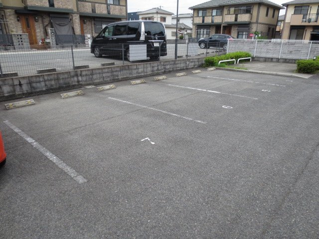 パティオ三木の駐車場