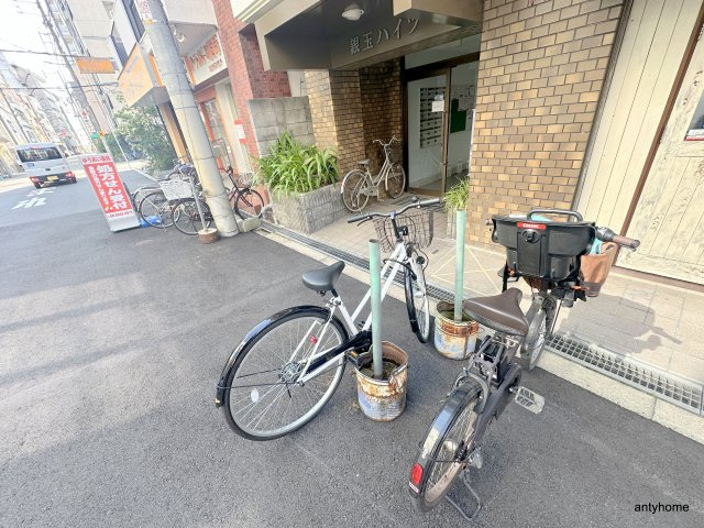 銀玉ハイツ　仲介手数料無料の駐車場