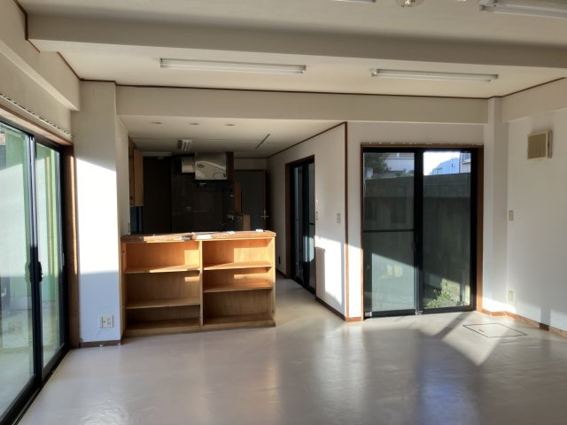 LIVE COURT東海大学前の内装