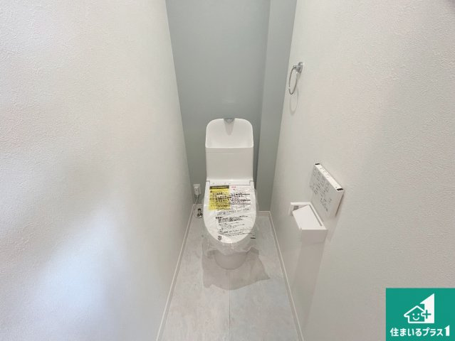 宝塚市安倉西　未入居のトイレ|1・2階の2ヶ所にあるので、朝の忙しい時間の順番待ちもなく、深夜の利用にも大変便利です。