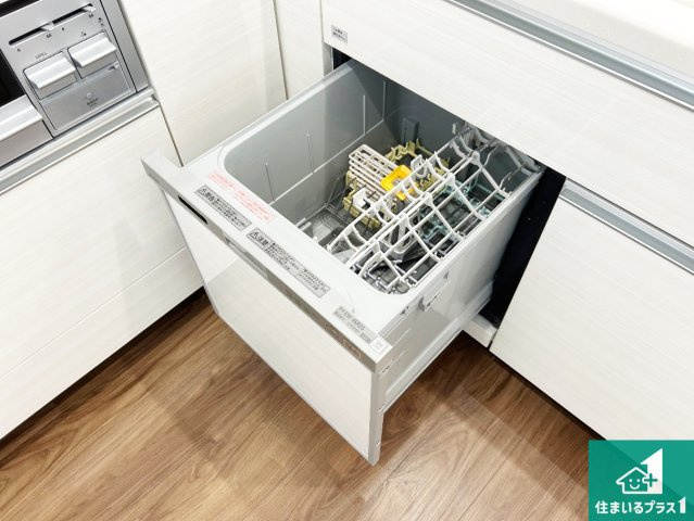 宝塚市安倉西　未入居の設備|食事後の一仕事、食器洗いをボタン一つでお任せできちゃいます！場所を取らないビルトイン式なので、お料理スペースもしっかり確保！