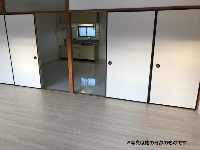 【居間・リビング】 | ソレイユやよい坂 | 別号室の写真になります。現況優先。