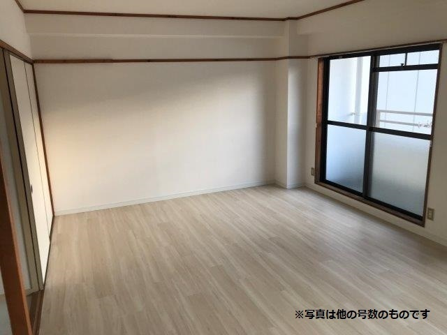 【バルコニー】 | ソレイユやよい坂 | 別号室の写真になります。現況優先。