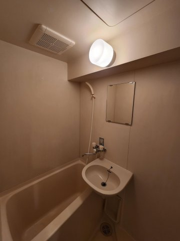 【浴室】 | フォーラム石城町 | 別号室の写真になります。現況優先。