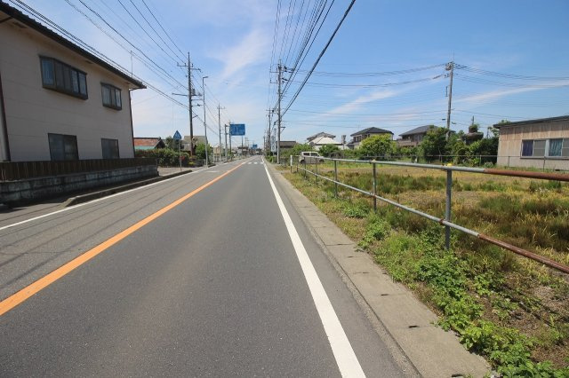結城市結城の前面道路含む現地写真|南側道路（2024年5月撮影）