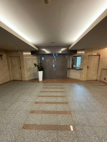 リーガル四ツ橋ドゥーエのエントランス