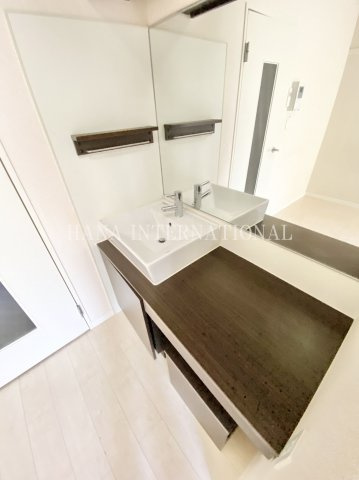 レオネクストトレフールの独立洗面台