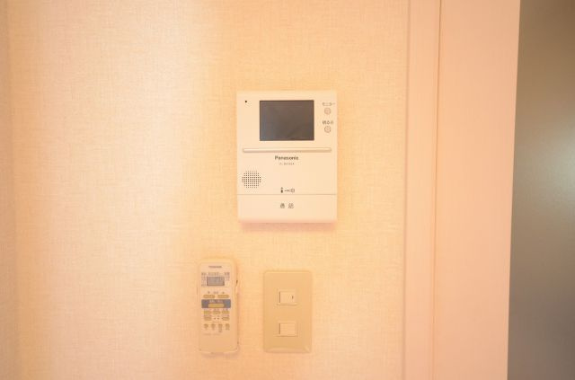 【セキュリティ】 | クレフラスト香椎駅東ⅡA棟 | 別号室の写真になります。現況優先。