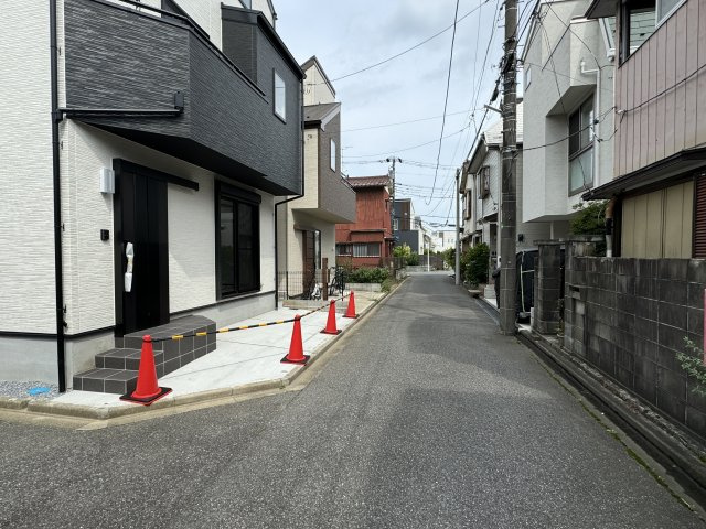 松戸市古ヶ崎新築戸建の前面道路含む現地写真|南西側前面道路