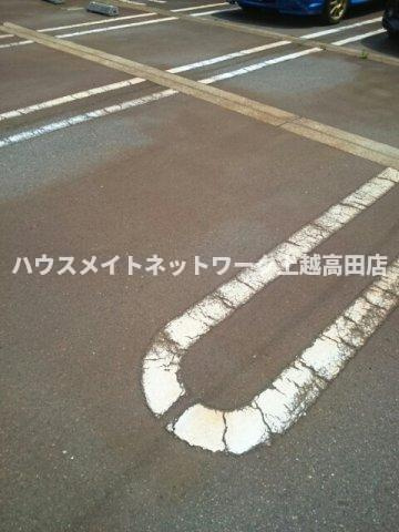 ディアーコートⅡの駐車場|消雪付駐車場