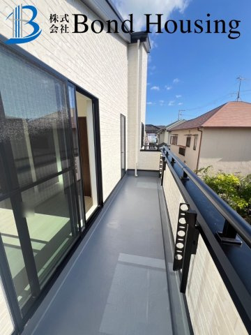 「LDK18帖」「SICアリ」上ノ丸 全2棟B号棟の駐車場