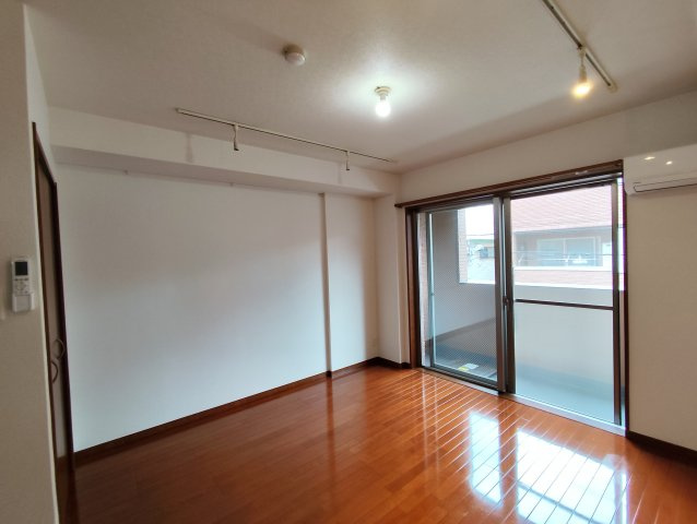 JEWEL　COURT　A棟（ジュエルコート）の居間・リビング