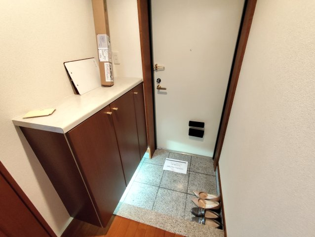 JEWEL　COURT　A棟（ジュエルコート）の玄関