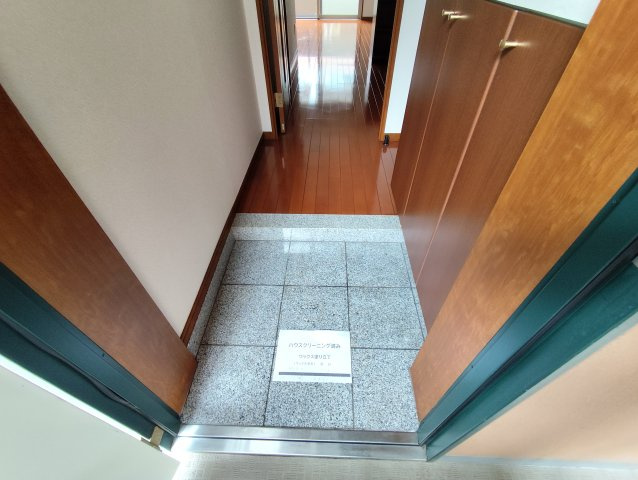 JEWEL　COURT　A棟（ジュエルコート）の玄関