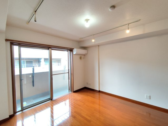 JEWEL　COURT　A棟（ジュエルコート）の居間・リビング