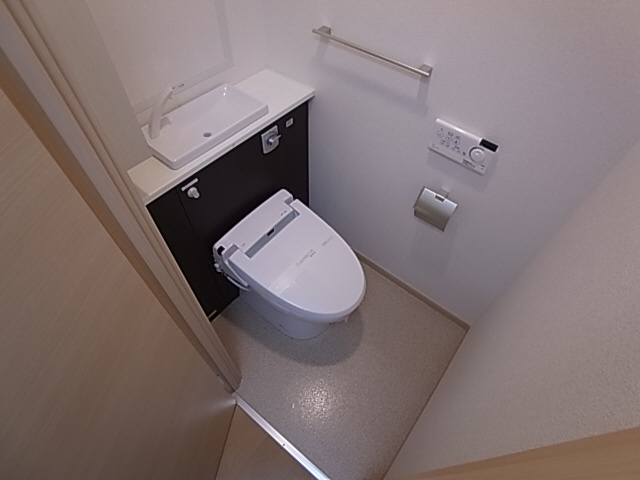 神戸市兵庫区永沢町２丁目の賃貸マンションのトイレ|ウォッシュレット付トイレ