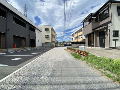 【前面道路含む現地写真】 | 熊谷市円光2丁目　中古住宅   | 現地(2024年9月撮影)