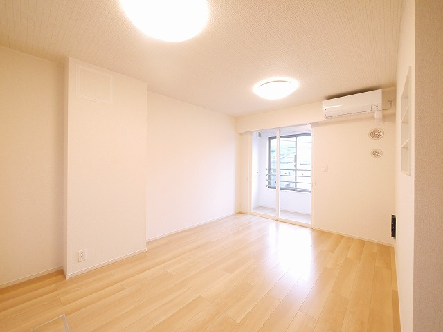 アルカンシエル・ベルⅡの居間・リビング|おしゃれな居間です