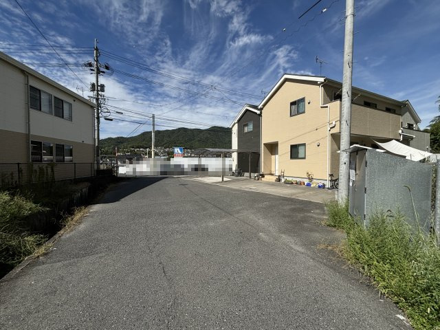 中古戸建　伴東5丁目の前面道路含む現地写真