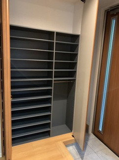 【玄関】 | 三春町上舞木福内中古一戸建て | 明るい玄関です