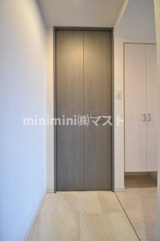 エスレジデンス谷町五丁目の玄関