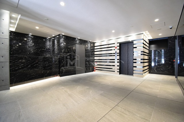 エスレジデンス谷町五丁目のエントランス