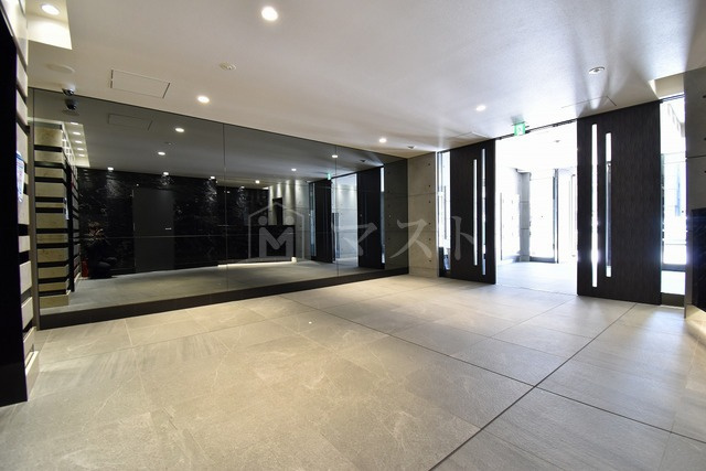 エスレジデンス谷町五丁目のロビー