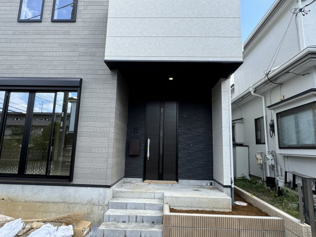 松戸市古ケ崎２丁目新築戸建（古ヶ崎４期）のエントランス|エントランス・玄関ポーチ