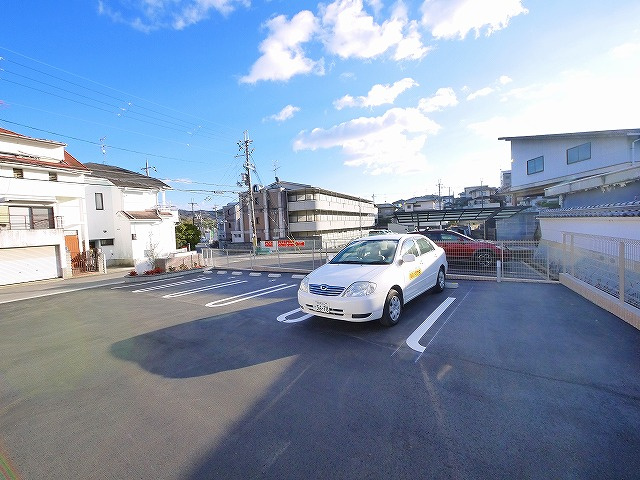 オリヴィンテラスの駐車場