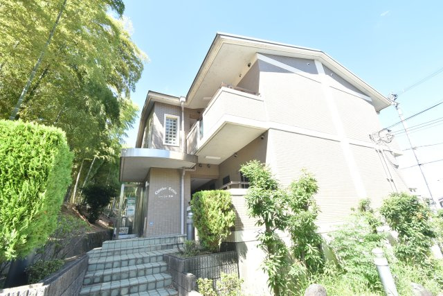 シャンブル天神のエントランス