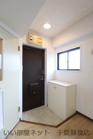 大塚ビルの玄関