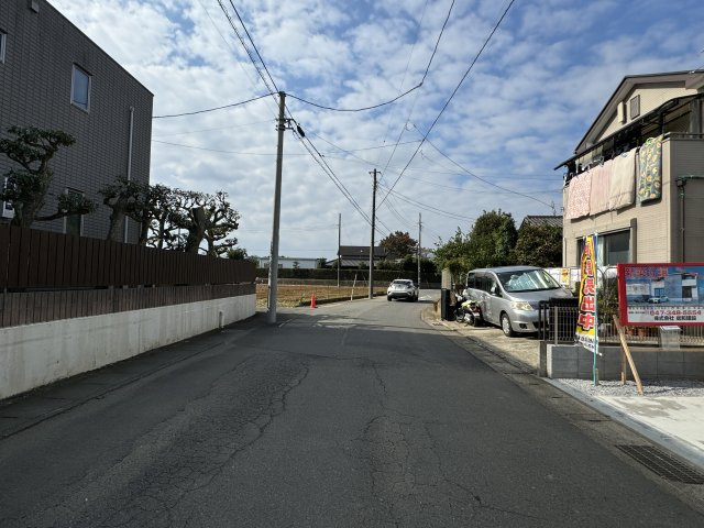 松戸市古ケ崎１丁目新築戸建（古ヶ崎３期）の前面道路含む現地写真|南側前面道路・幅員約7ｍ