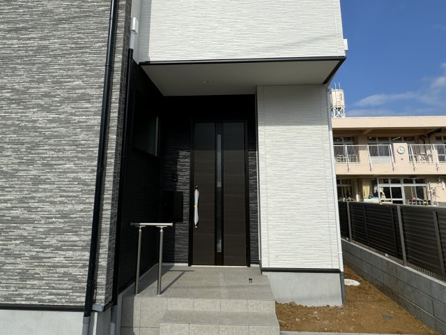 松戸市古ケ崎１丁目新築戸建（古ヶ崎３期）のエントランス|エントランス・玄関ポーチ