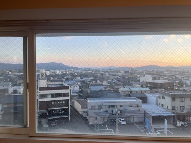 プチアベニュー和田東の展望|リビングから山も望めます