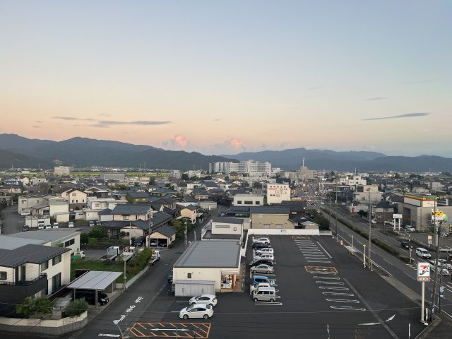 プチアベニュー和田東の展望|四季折々の山々の景色も望めます