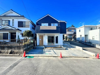 【外観】 | ◆一戸建てを中心とした街並みが整然と続き、周辺は高い建物が建っていないので、緑の多い閑静な趣を感じる環境です。街並みや周辺環境も重要なポイントです！！