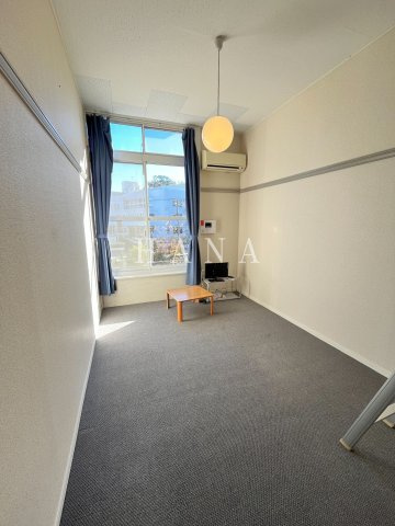 レオパレスWITHの居間・リビング