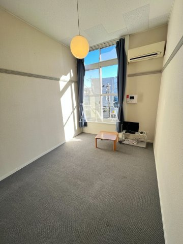 レオパレスWITHの居間・リビング