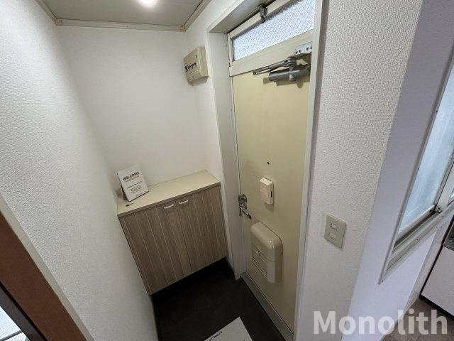ワカバハイツの玄関