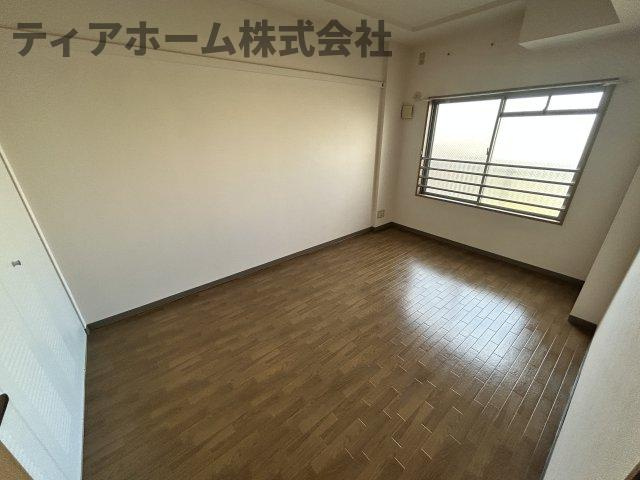 サニーコートほんまちの洋室|コンパクトで使いやすい洋室です