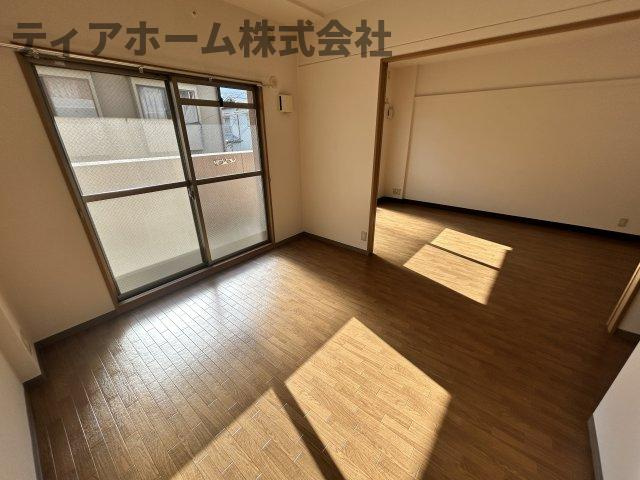 サニーコートほんまちの居間・リビング|ゆったりとした居間です