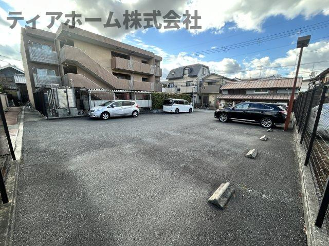 サニーコートほんまちの駐車場