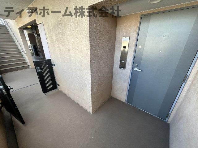 サニーコートほんまちの玄関|明るい玄関です