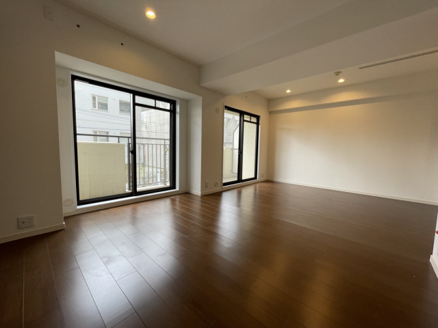 芦屋パインクレストの居間・リビング