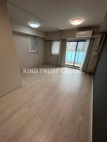 ソルティア天神橋一丁目の居間・リビング|ゆったりとしたリビングです