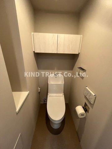 ソルティア天神橋一丁目のトイレ|落ち着いた色調のトイレです